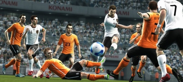 Cristiano Ronaldo to be featured on PES 2012's cover